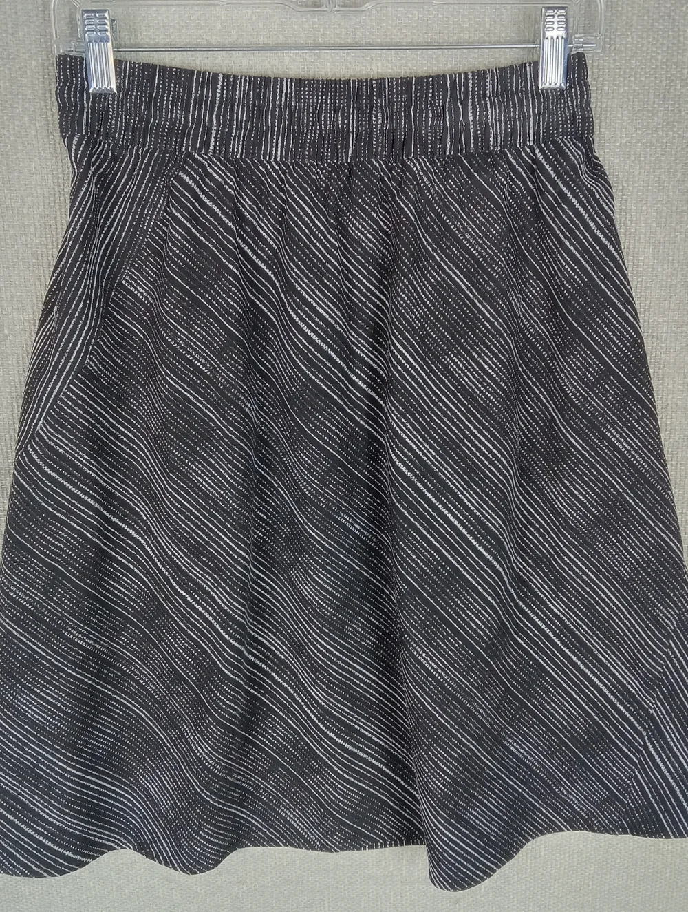 Athleta Arrival Skirt Womens 4 Amara Black Stripe Casual Comfort Office Pockets